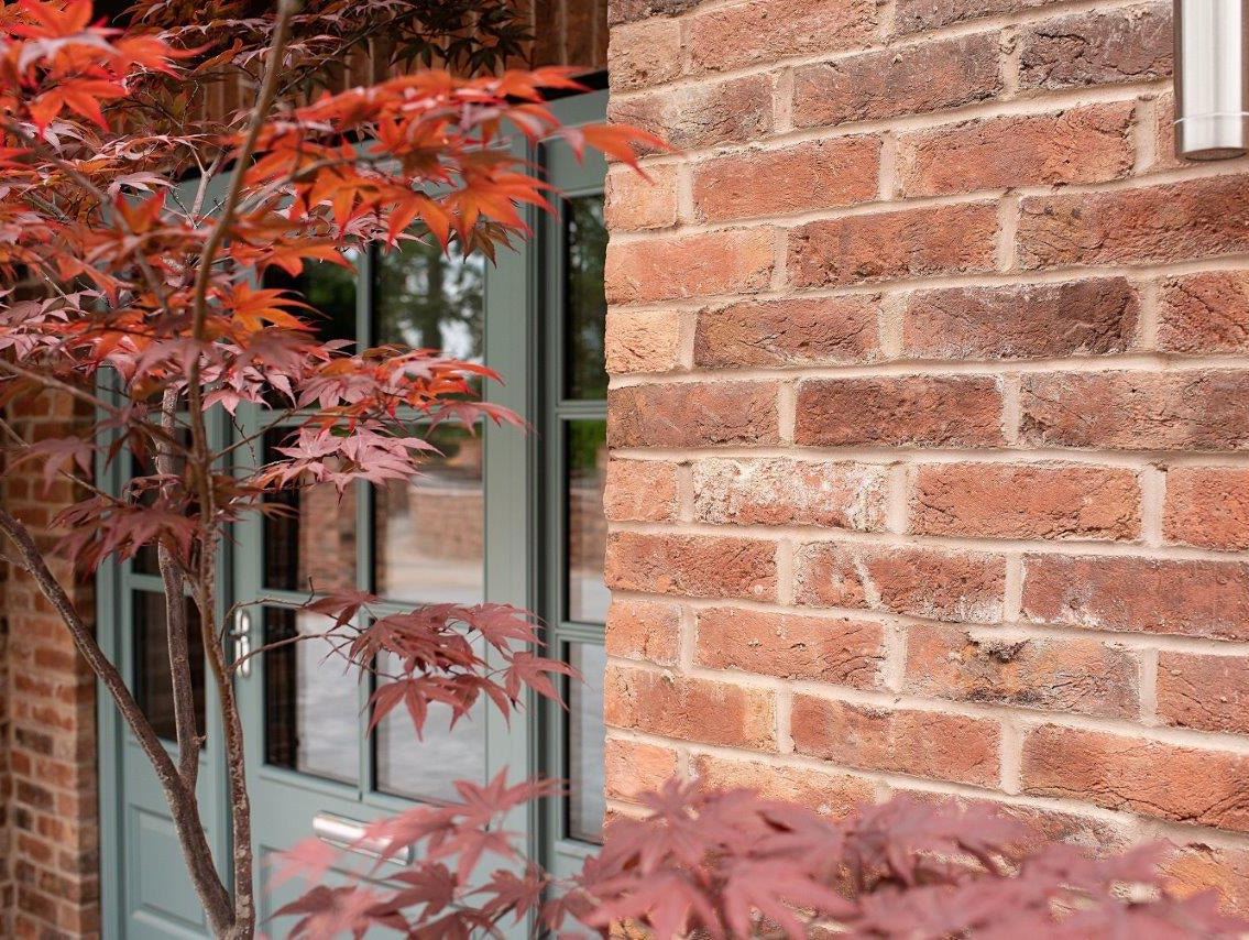 The Difference Between Handmade and Machine-Made Bricks