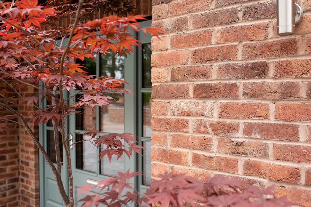The Difference Between Handmade and Machine-Made Bricks